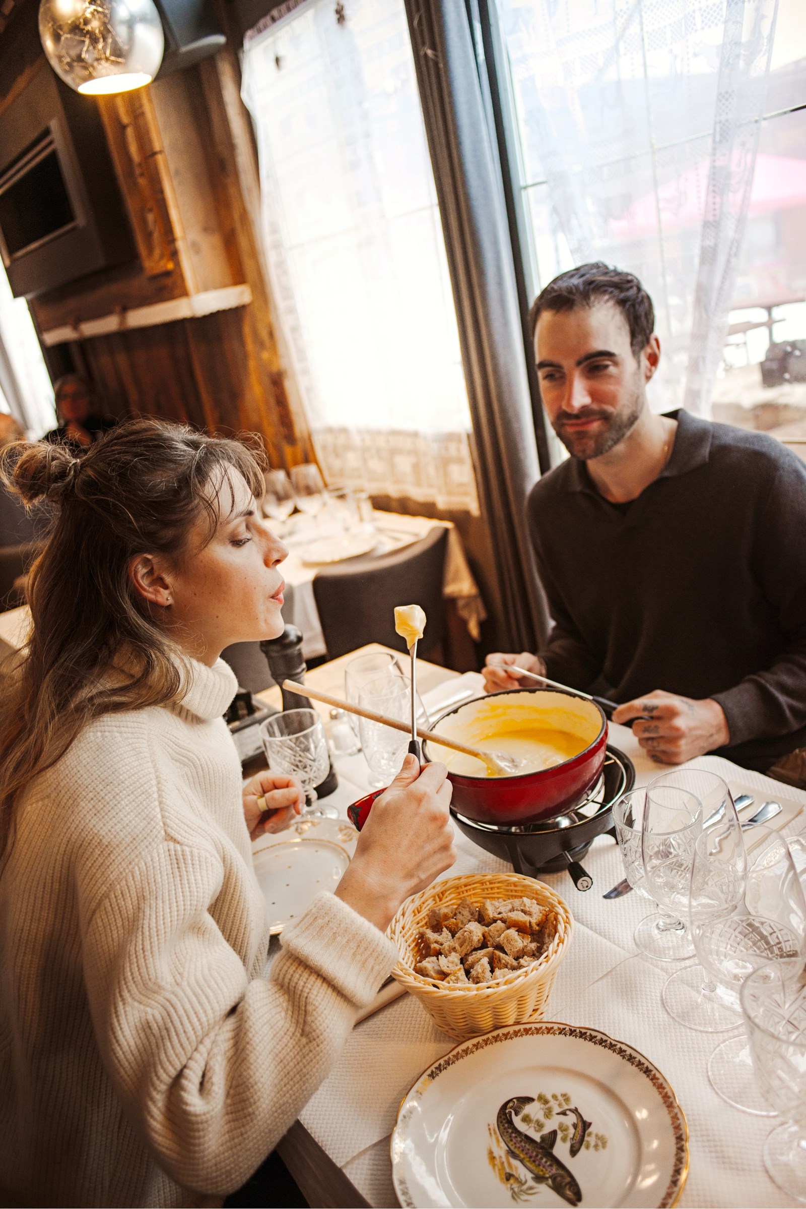 menu d'un restaurant écrit sur une ardoise